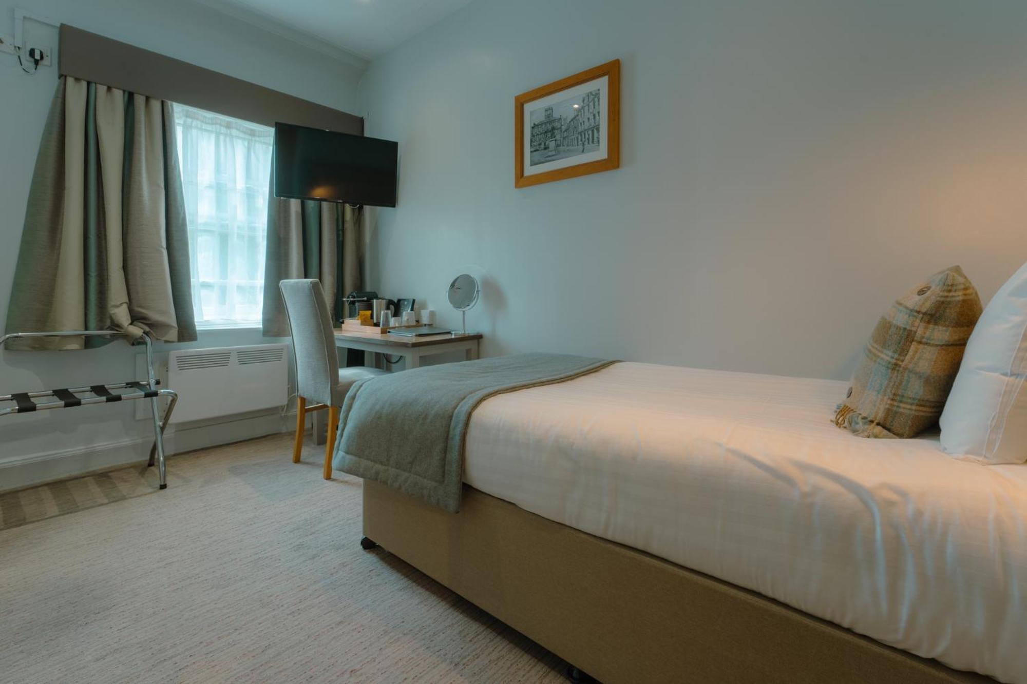 West Port Hotel リンリスゴー エクステリア 写真