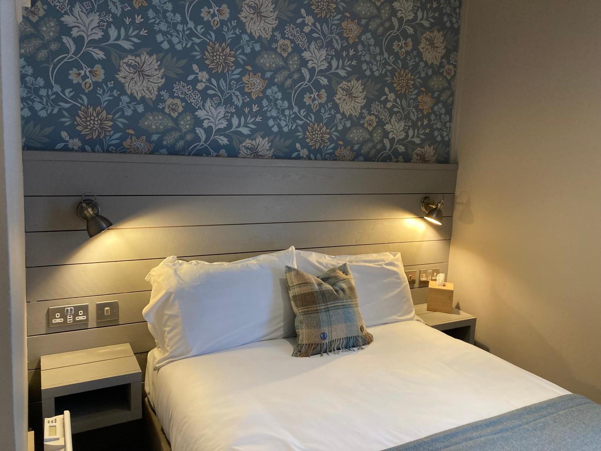 West Port Hotel リンリスゴー エクステリア 写真