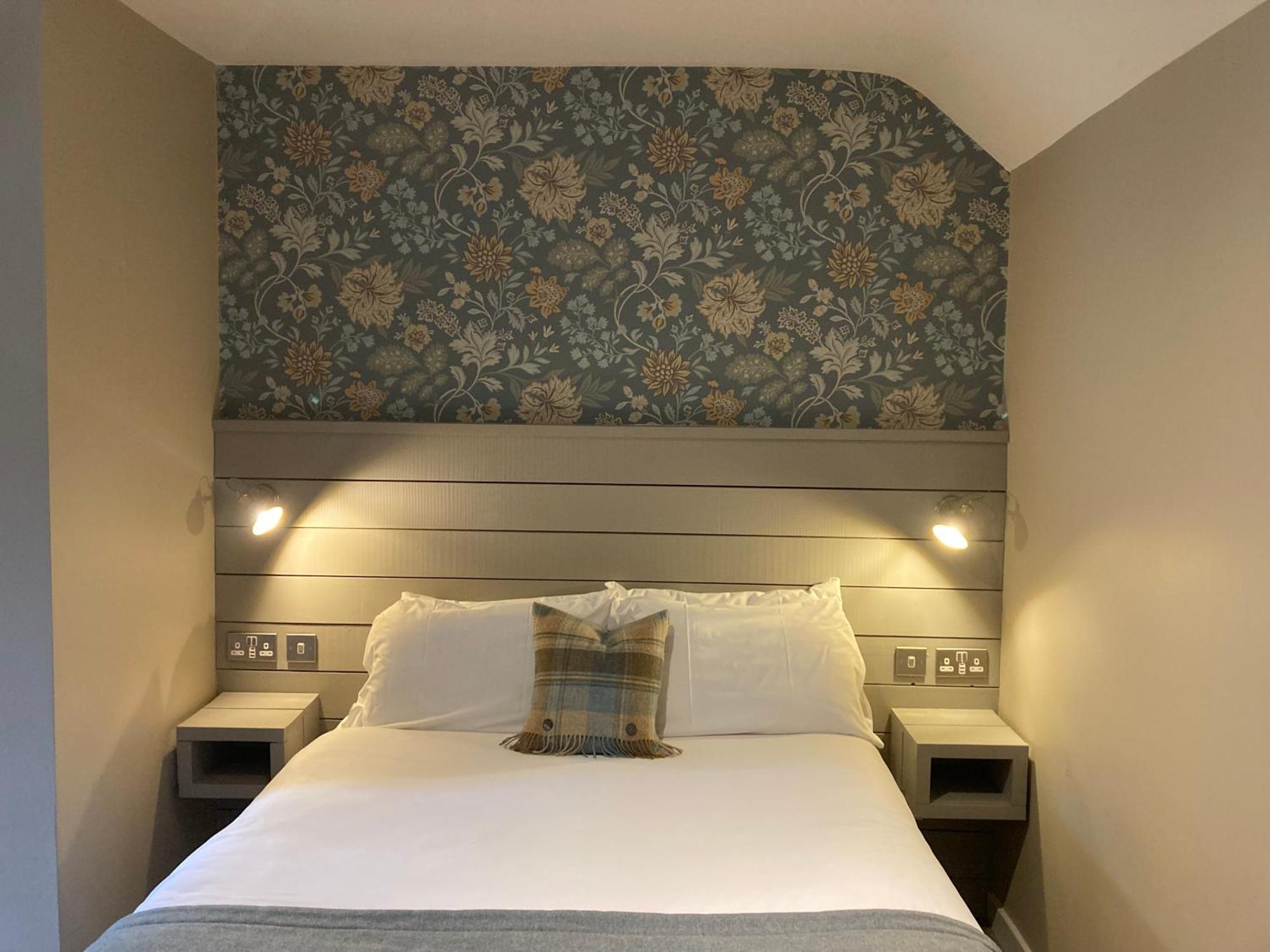 West Port Hotel リンリスゴー エクステリア 写真