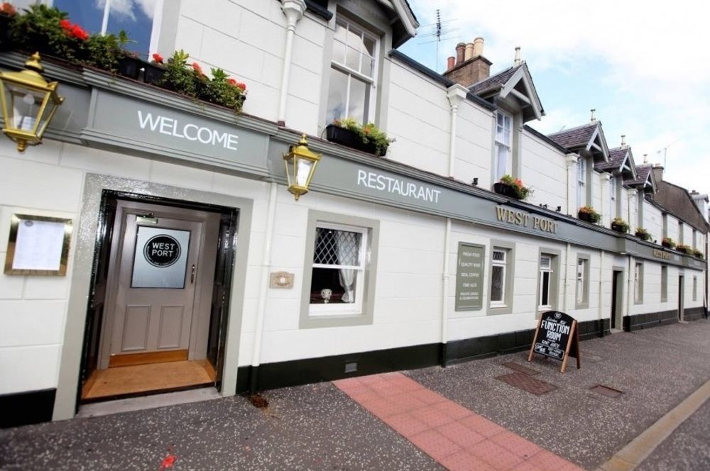 West Port Hotel リンリスゴー エクステリア 写真