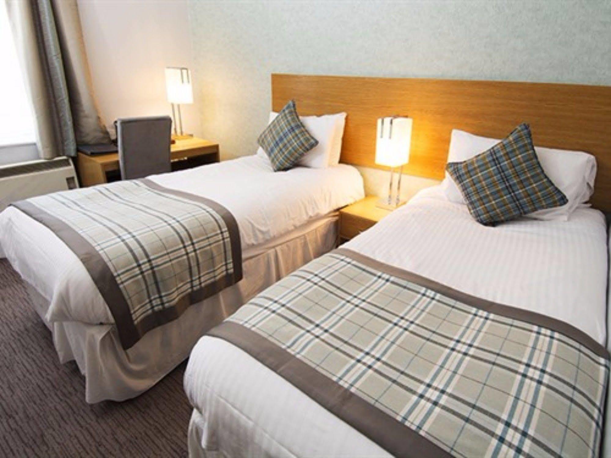 West Port Hotel リンリスゴー エクステリア 写真
